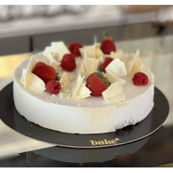 Βανίλια & Φράουλα Τούρτα- Bake